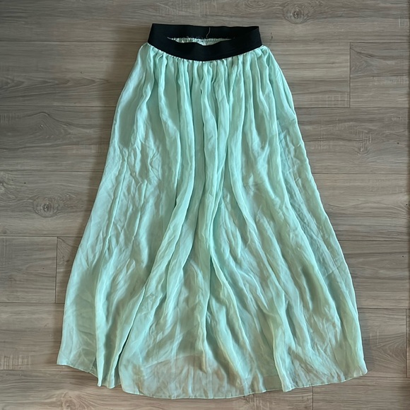 Dresses & Skirts - Women's Retro A-Line Midi Skirt Classic Stretch Waist Skirt size medium